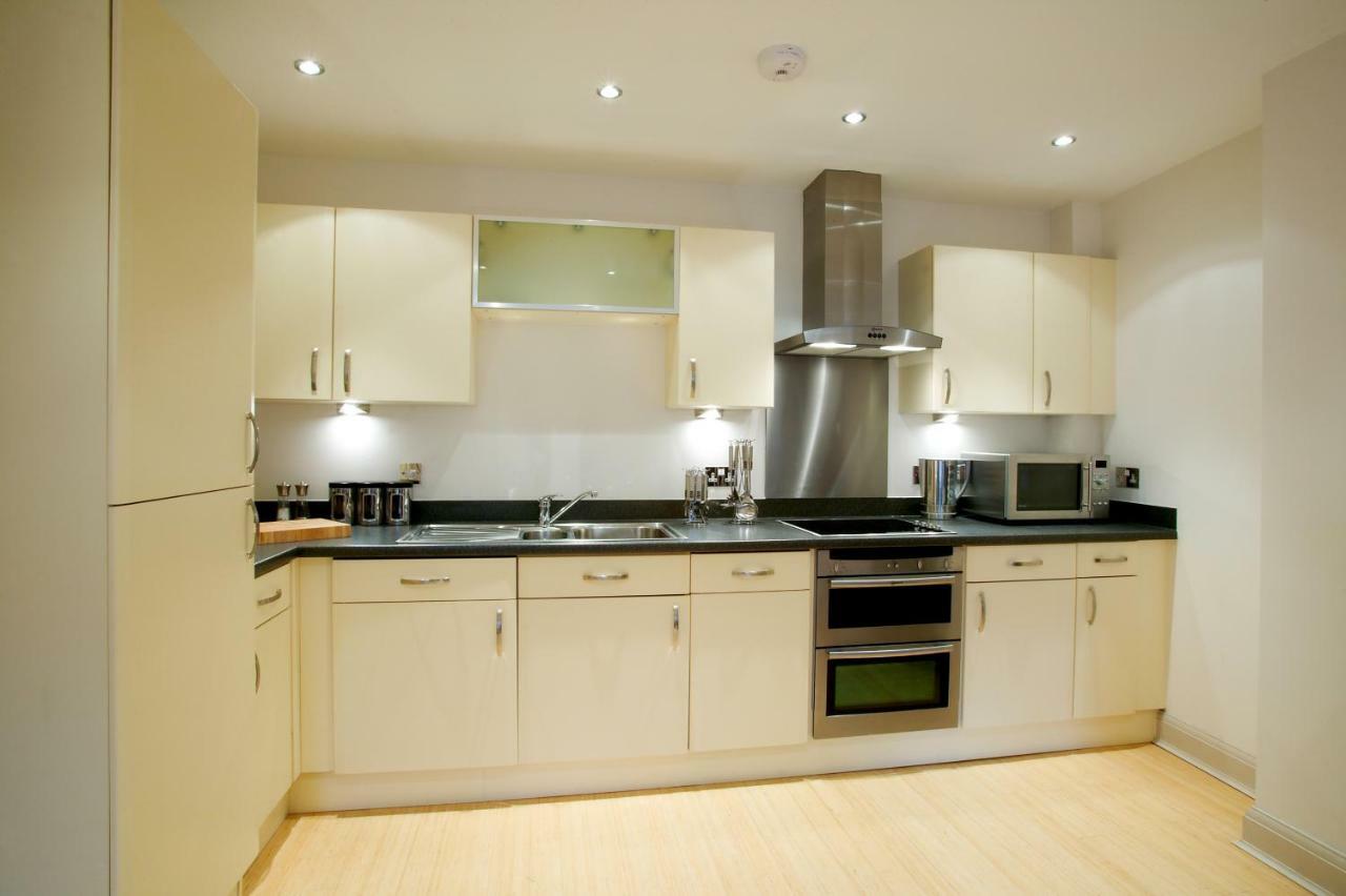 2 Bed 2 Bath At Pelican Hse In Newbury - Free Secure, Allocated Parking Newbury (Berkshire) Exterior foto