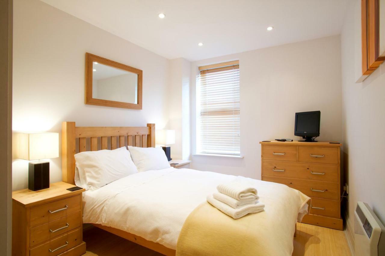 2 Bed 2 Bath At Pelican Hse In Newbury - Free Secure, Allocated Parking Newbury (Berkshire) Exterior foto